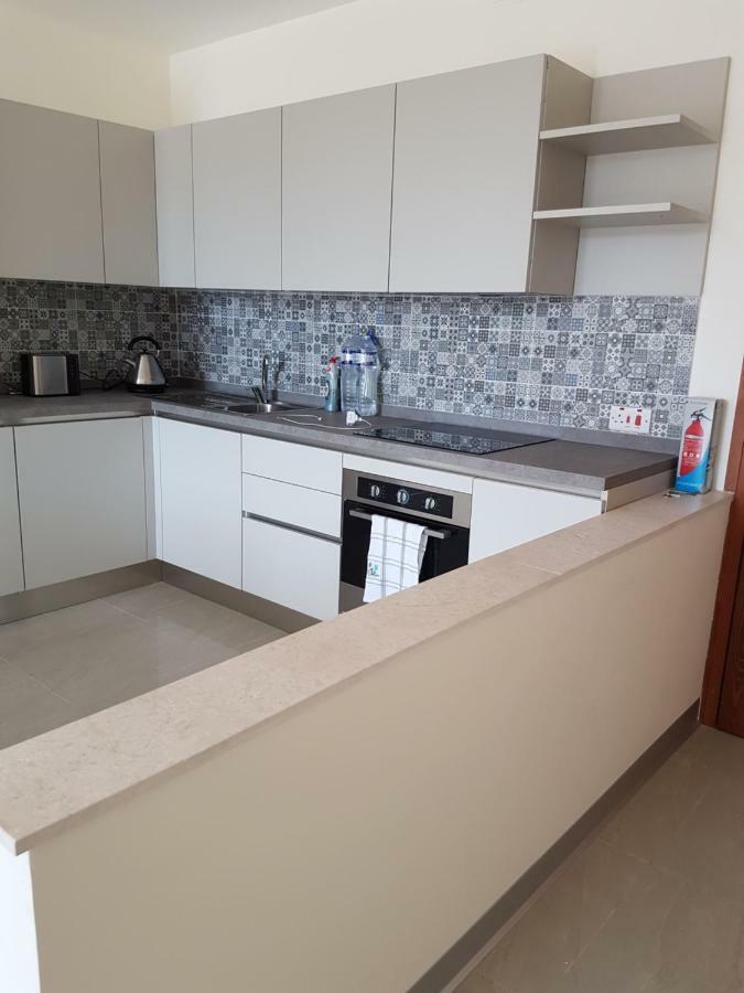 Cambray With Spectacular Sea Views *